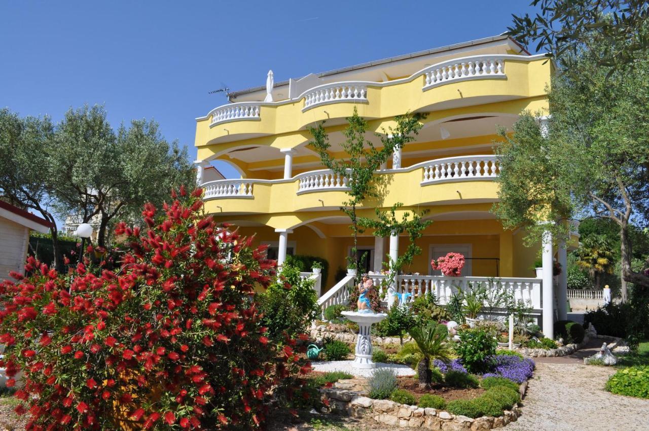 Apartments Dandelion Biograd Na Moru Ngoại thất bức ảnh