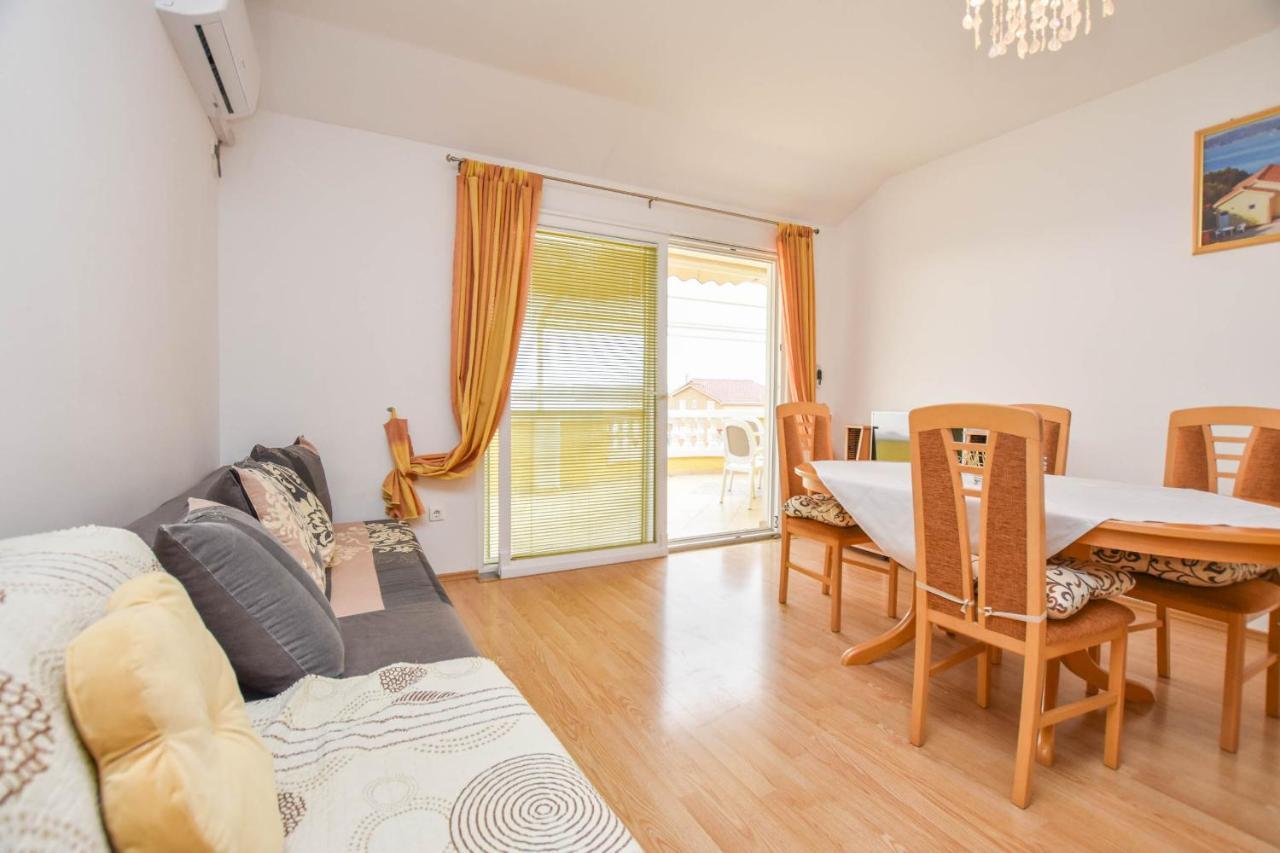 Apartments Dandelion Biograd Na Moru Ngoại thất bức ảnh