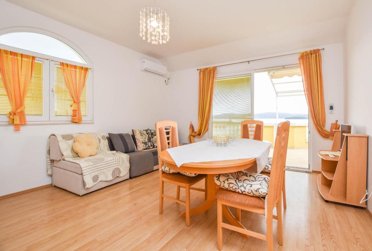 Apartments Dandelion Biograd Na Moru Ngoại thất bức ảnh