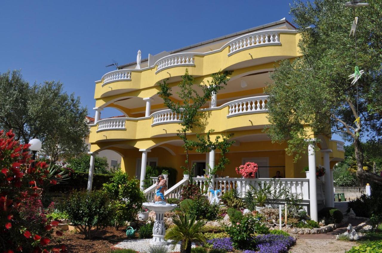 Apartments Dandelion Biograd Na Moru Ngoại thất bức ảnh